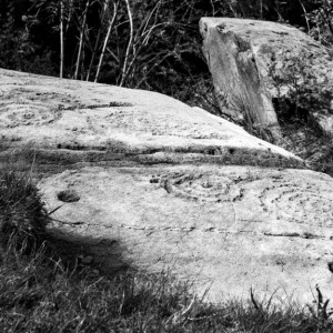 Petroglyphs of SILS CHAVENNA. Visit on May 25, 1970. Abraded rock, engravings: concentric circles in a rectangular box.